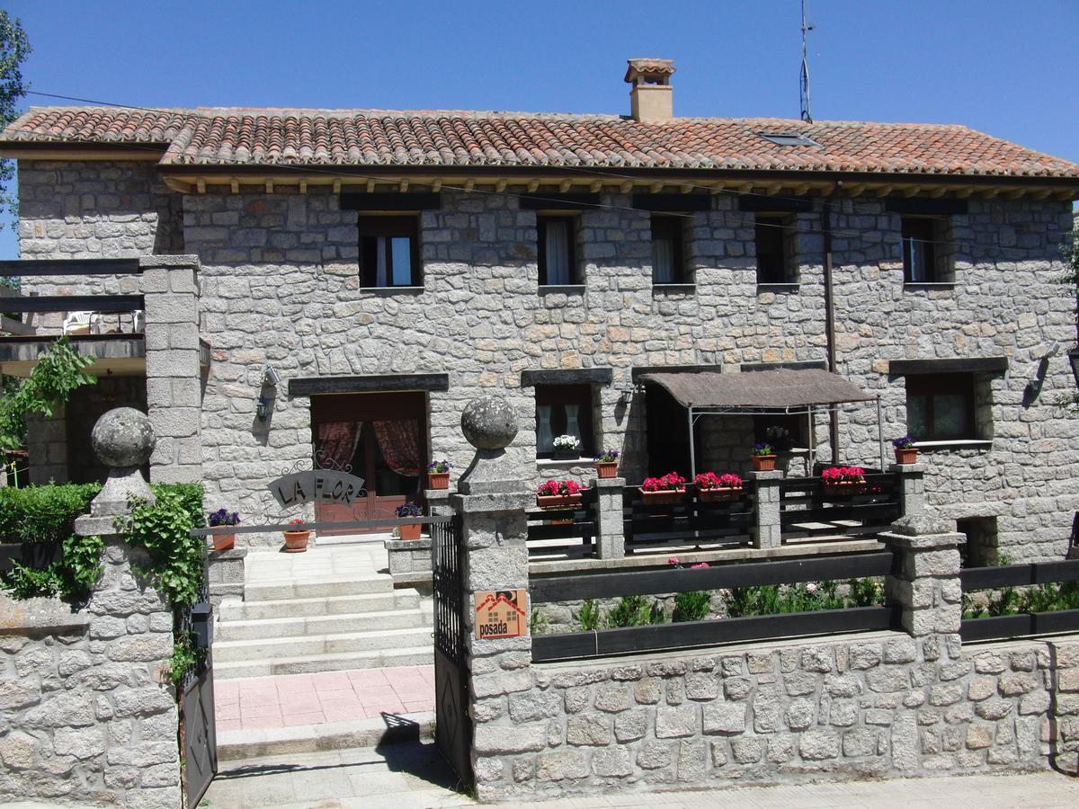 Posada Rural La Flor Las Navas Del Marques Exterior photo